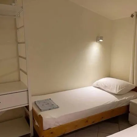 Apartment Beachfront Family Friendly Vir